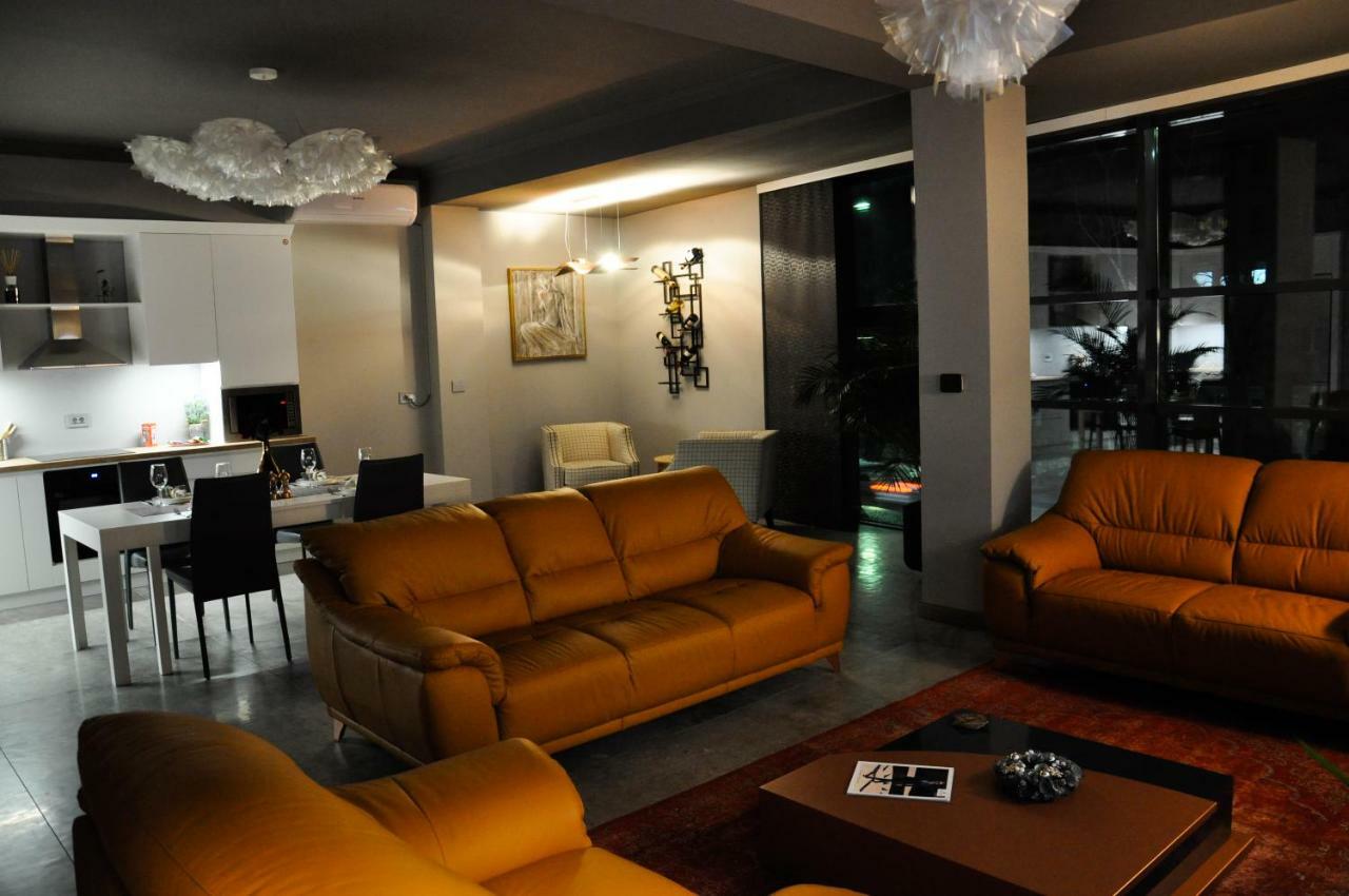 Rubio Residence - Accmonia Luxury Apartment 阿拉德 外观 照片